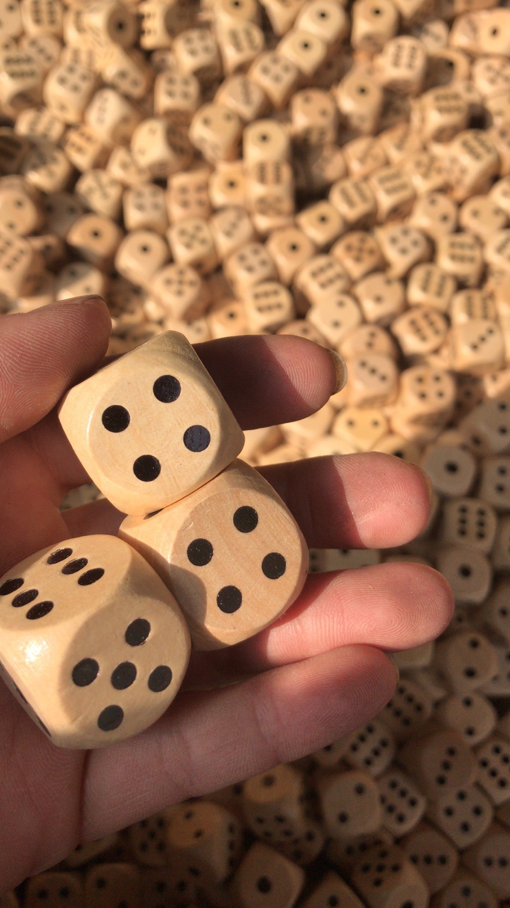 12PCS 16mm Houten Dobbelstenen - Party Games Gamecube recensie en prijs