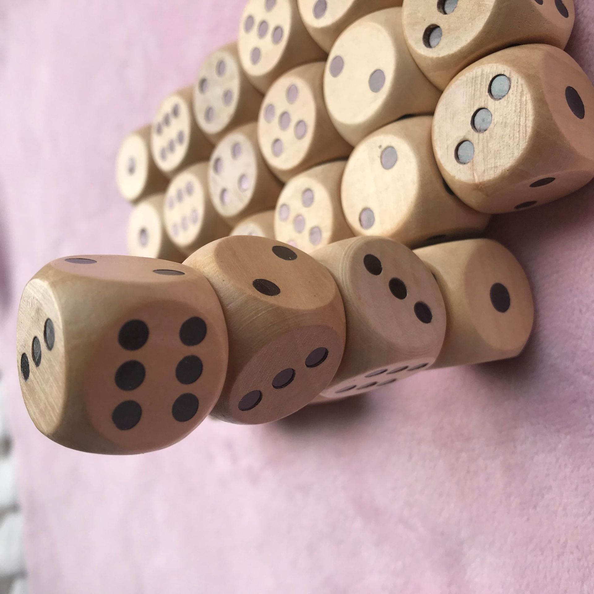 12PCS 16mm Houten Dobbelstenen - Party Games Gamecube recensie en prijs